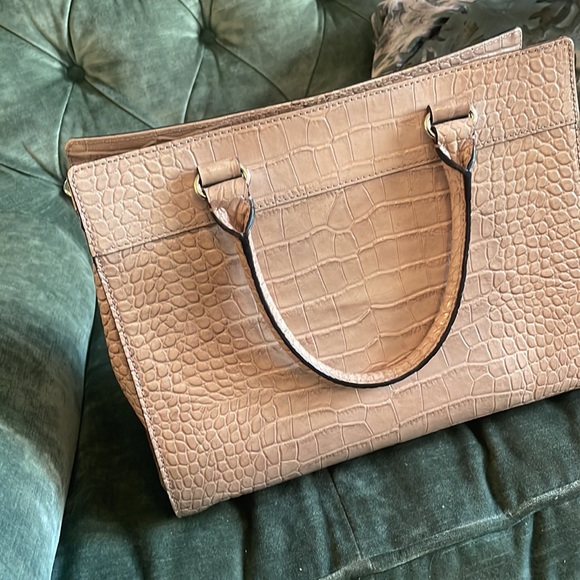 Kate spade nude/blush tote. Zero visible wear. No stains - Picture 5 of 11